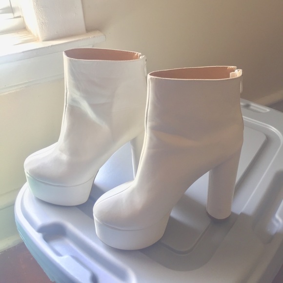 public desire white booties